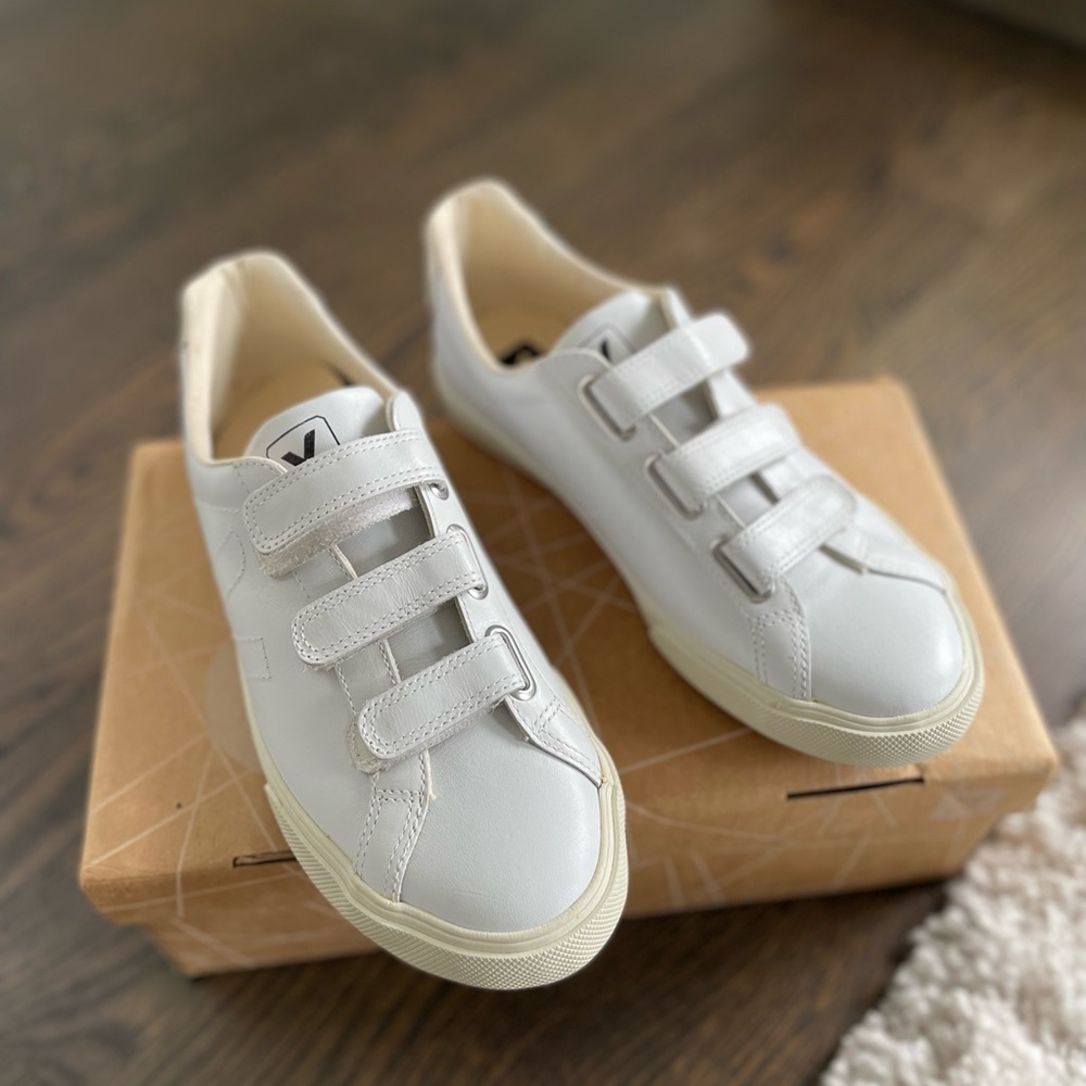 White Mens Veja sneakers brand new